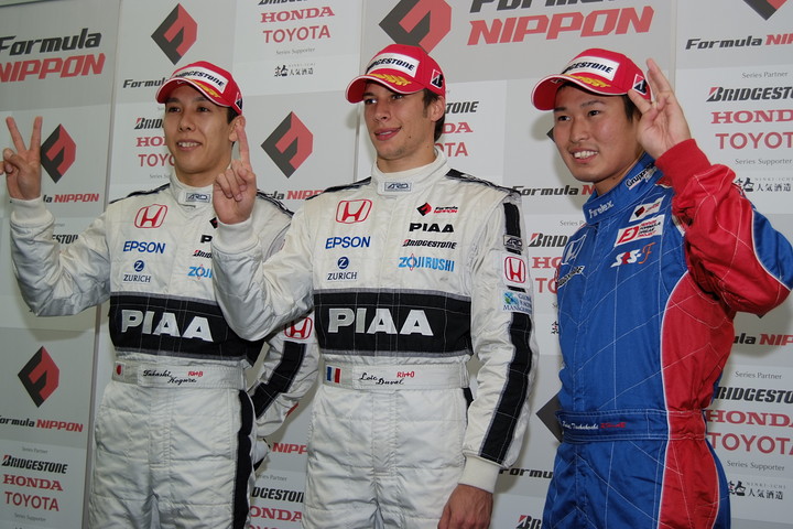 予選記者会見: 予選上位3名のドライバーたち