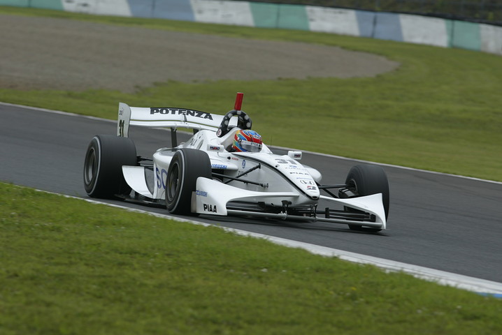 土曜日フリー走行1回目: ロイック・デュバル（ナカジマ）が2位以下を1秒近くちぎってトップタイム