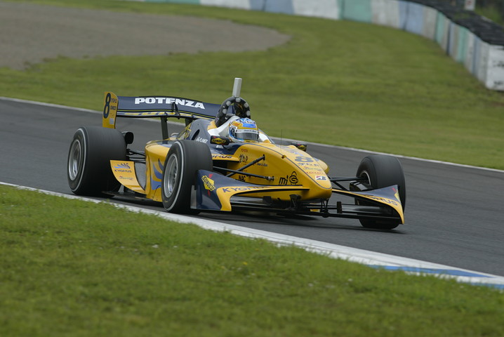 予選3位はここにきてナカジマレーシングに次ぐ速さを発揮しつつある石浦宏明（ルマン）