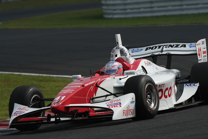 予選2位と好調の伊沢拓也（ダンデライアン）は、日曜朝のフリー走行5位