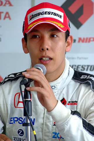 予選記者会見: ポールポジションの小暮卓史（ナカジマ）