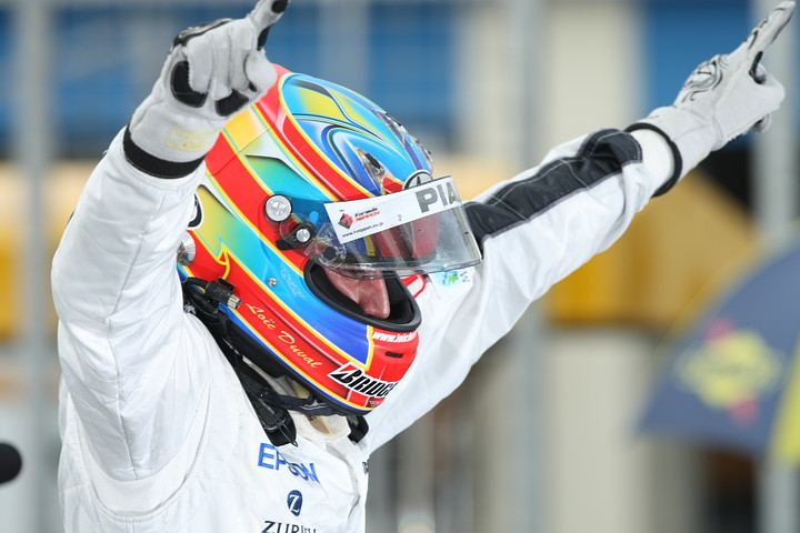 チャンピオンを決め歓喜のロイック・デュバル（ナカジマ）