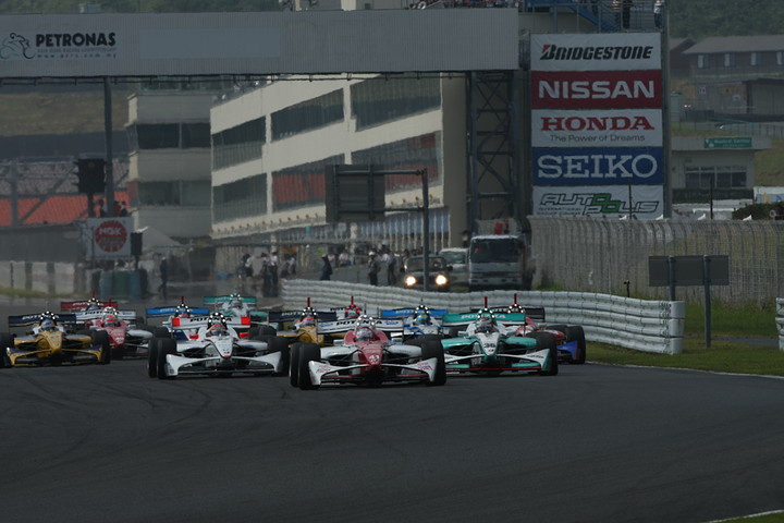 54周の決勝レースがスタートした