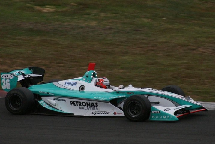 2位はアンドレ・ロッテラー（トムス）