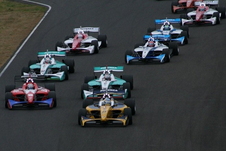 62周の決勝レースがスタートした