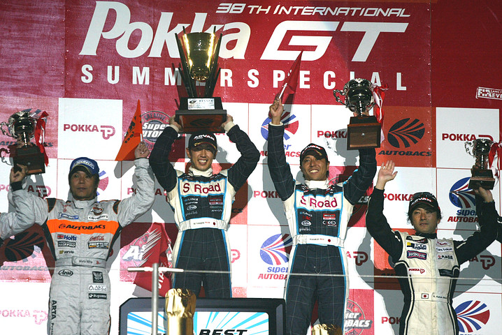 暫定表彰式: GT300クラスのトップ3