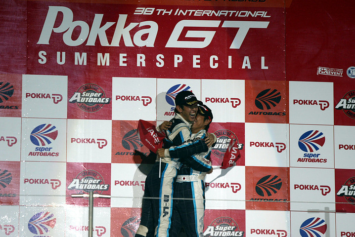 暫定表彰式: GT300クラスのウイナー