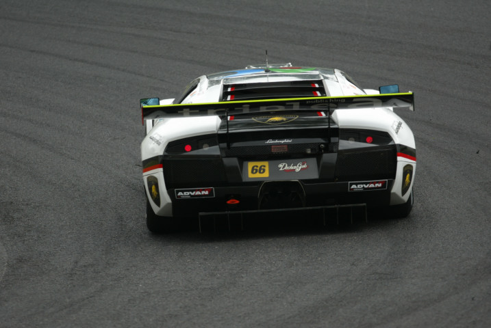 GT300クラスポールポジションは、triple a ムルシェ RG-1（山西康司／余郷敦組）