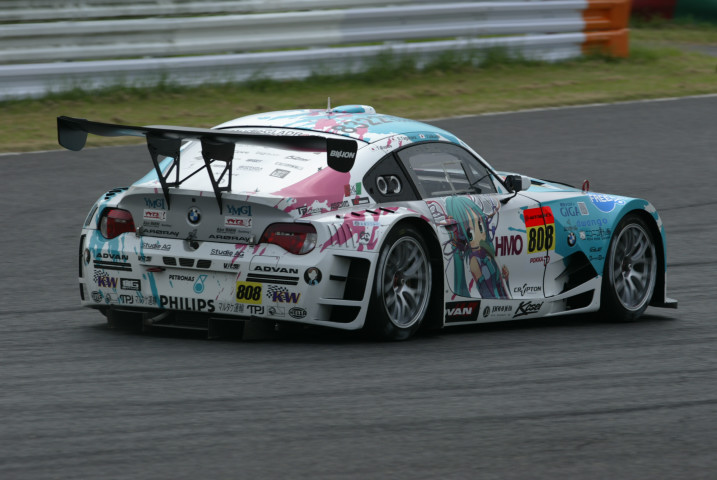 大健闘の初音ミクStudie GLAD BMW Z4（菊地靖／田ヶ原章蔵／番場琢組）はS2まで進出し予選クラス13位