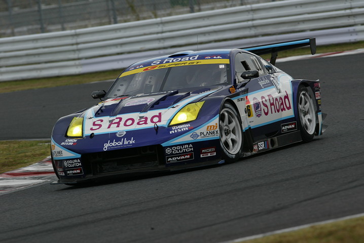 フリー走行300クラストップタイムは、エスロードMOLA Z（星野一樹／柳田真孝組）