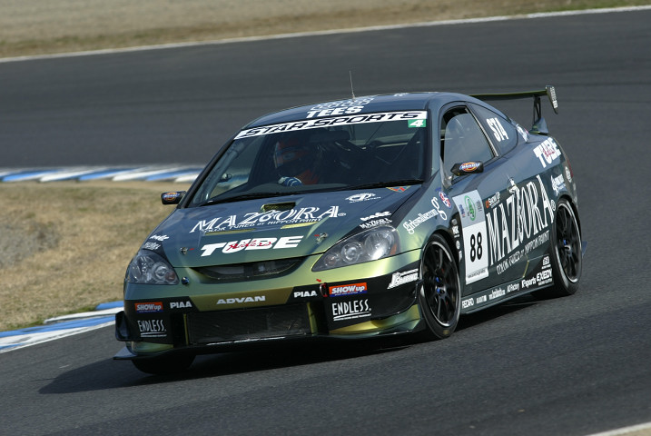 ST4クラスは、TUBE MAZIORA Racing（松本玲二／伊藤真一／渋谷彰良組）がクラス優勝