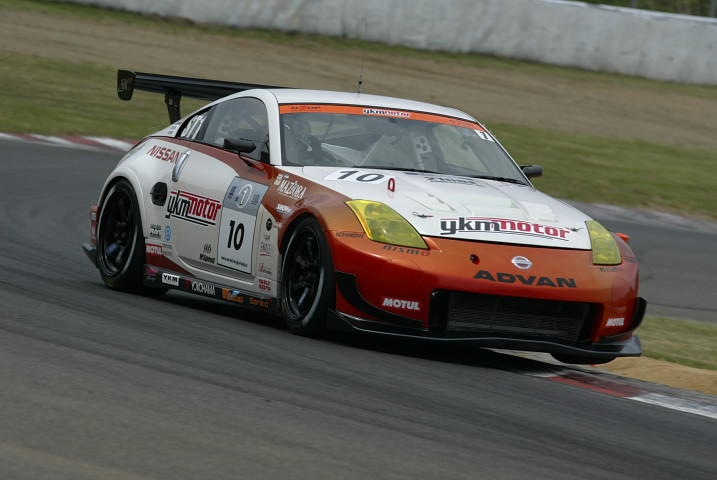 総合、ST1クラストップのY.K.M. ADVAN Z（横溝直輝／佐藤公哉／田中哲也組）がPP