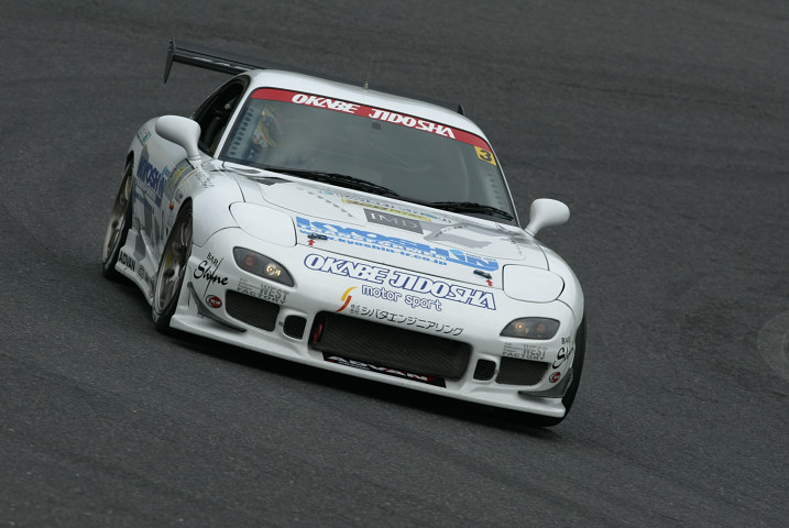 ST3クラスポールポジションは、協新計測 マイロード 岡部自動車RX-7（杉林健一／小松一臣／増田芳信組）