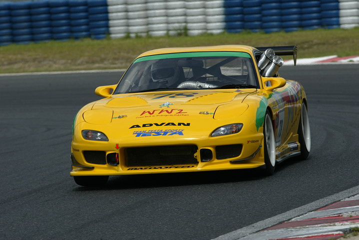 ST3クラスのポールポジションは、WW2 RX-7（檜井保孝／伊藤弘史／新宅文亮組）