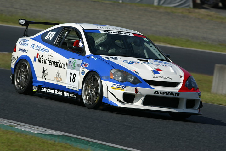 ST4クラス優勝は、M'sインターナショナルコスモソニックFK ings DC5（浅野武夫／森政行／岡野陽朋組）