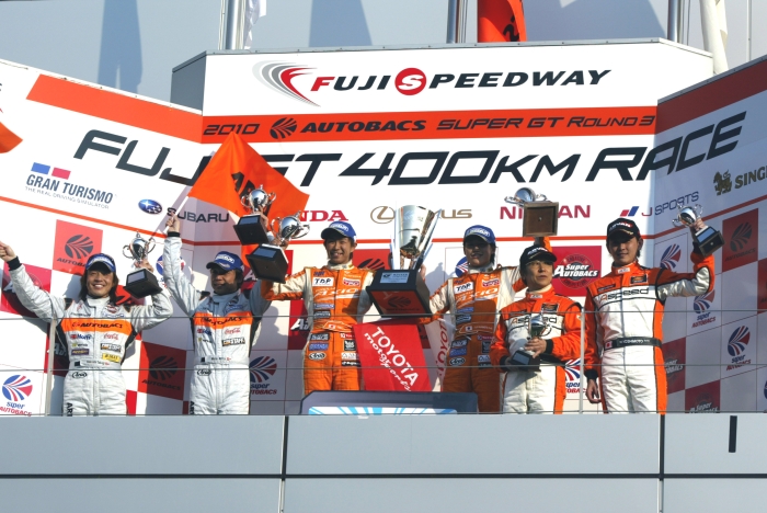 GT300クラスの暫定表彰式