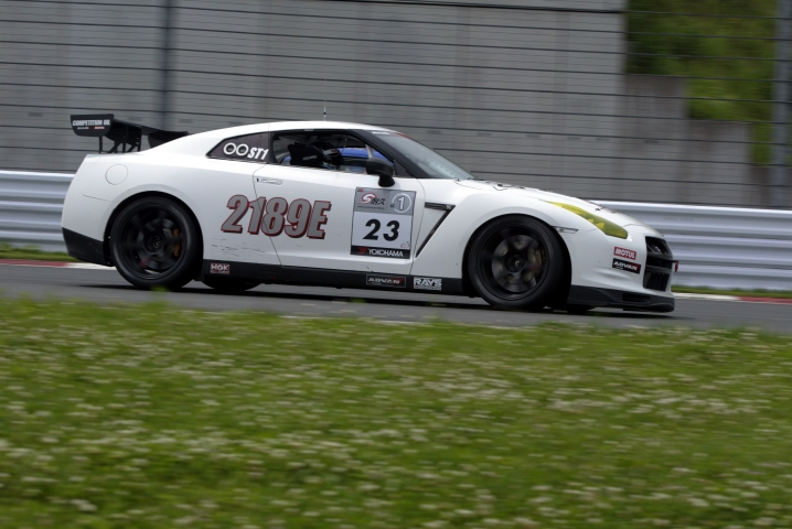 R35GT-Rは金曜に行われたフリー走行で早くもトップタイムを記録した