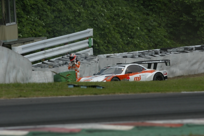 昨日に続いて今日もトラブルでストップした#35MJ KRAFT上位争いに喰いこんでいただけに惜しまれるリタイヤだ