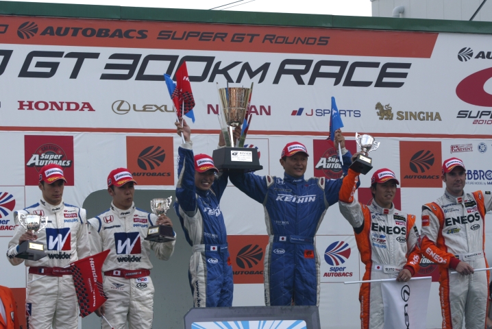 GT500クラスの暫定表彰式