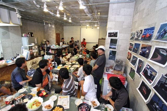 会場は大阪市内の食事処「美味卯」東京、横浜とは違った雰囲気で午後1時にゆる～く始まった
