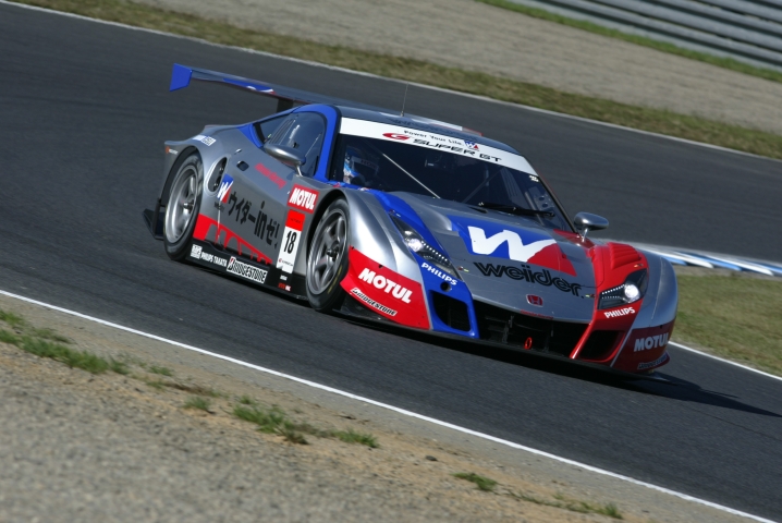 レコード連発でポールを獲得。シリーズチャンピオンに向けて好発進の#18ウィダーHSV