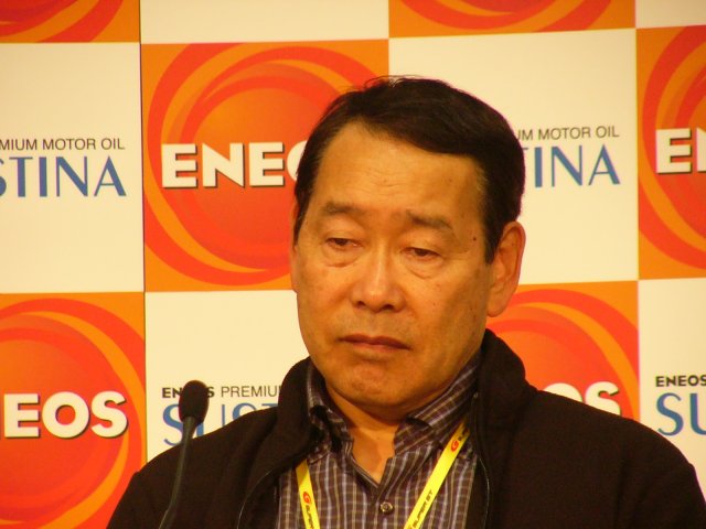 懐かしいニッサンワークスのツナギでロードスターをドライブした長谷見昌弘