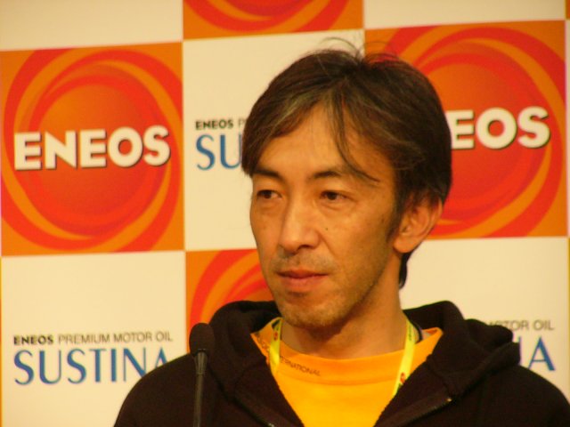 レジェンドカップの生みの親、服部尚貴。当初予定されていた松本恵二が来れなくなったため急遽ドライブすることとなった