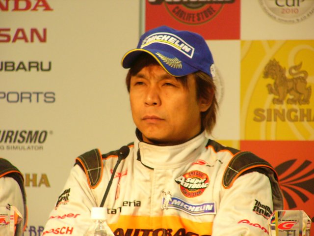 GT300第2レースは新田守男がポール。ガライヤは第1、第2レースともポールを獲得した