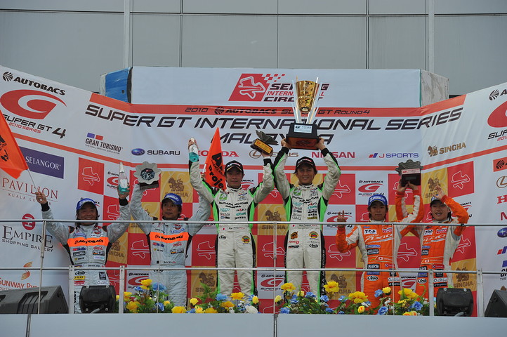 GT300クラスの暫定表彰式