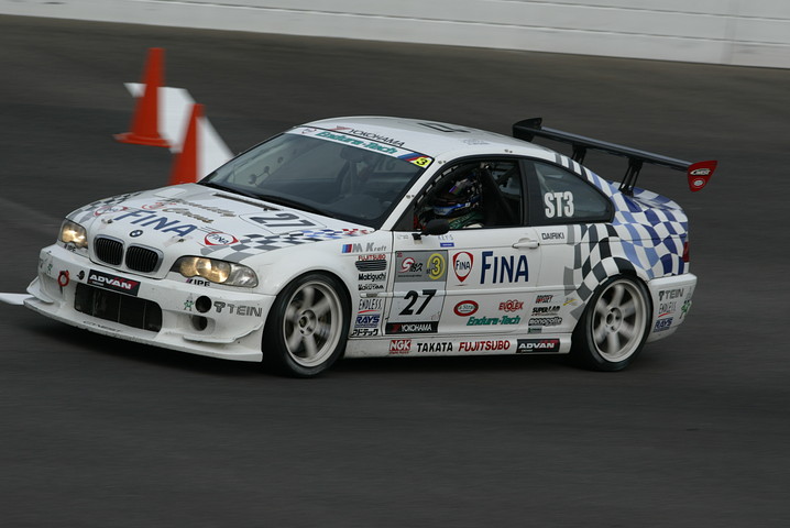 2010年ST3クラスのシリーズチャンピオンは、FINA ADVAN BMW M3