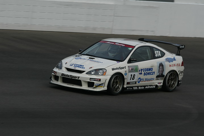 2010年ST4クラスのシリーズチャンピオンは、コスモソニック21FKingsDC5