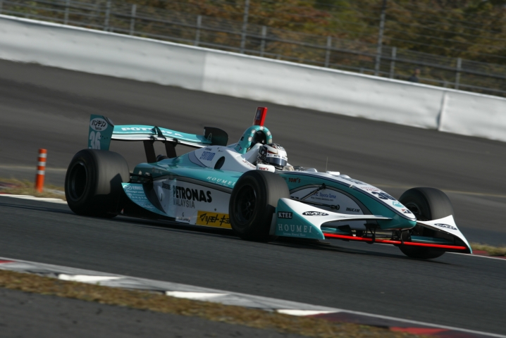 ただ一人1分24秒台を記録して第2レースのポールを獲得したロッテラー。最高速でも2位につけ、二日連続のフロントローをものにした