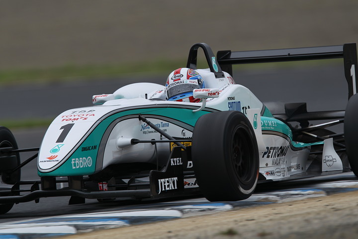 Cクラス優勝は、国本雄資（トムス）で開幕から4連勝