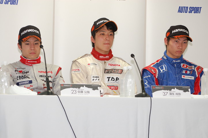 決勝記者会見: Nクラス上位3名のドライバーたち