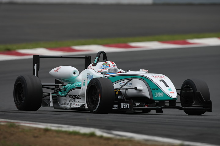 優勝は国本雄資（トムス）で6連勝