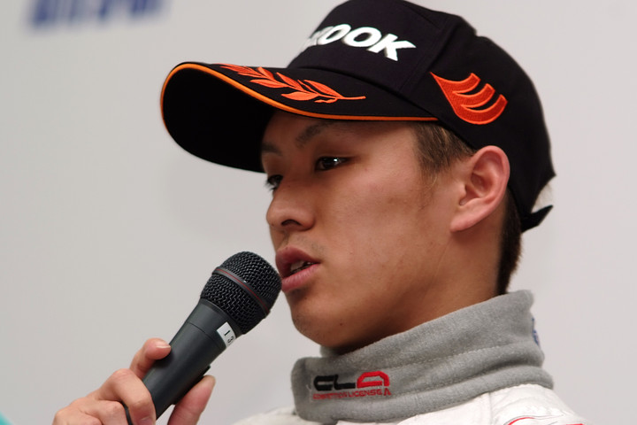決勝記者会見: 3位の関口雄飛（スリーボンド）