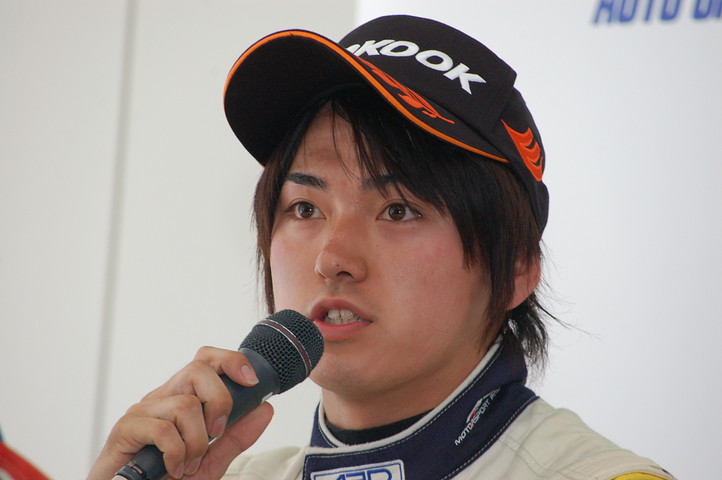 決勝記者会見: Nクラス2位の千代勝正（ルボーセ）