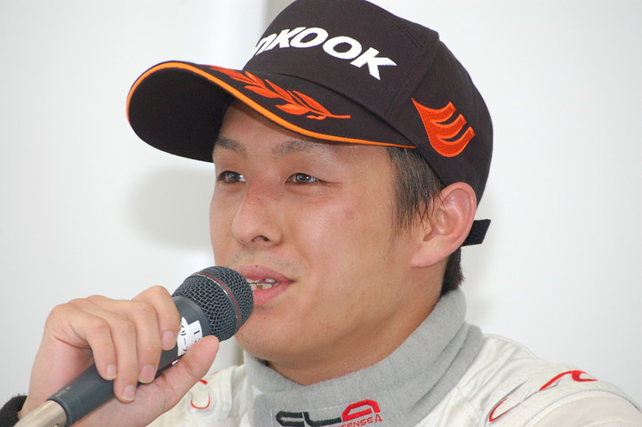 決勝記者会見: Cクラス2位の関口雄飛（スリーボンド）