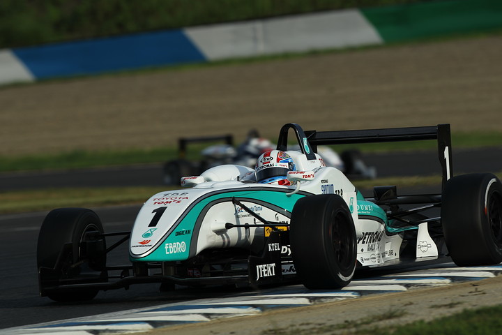 優勝は国本雄資（トムス）で開幕から9連勝