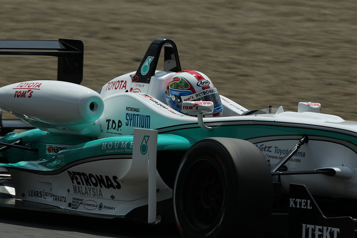 第9戦に続き連続ポールポジションは国本雄資（トムス）