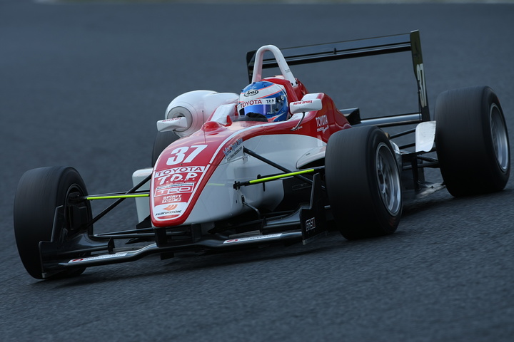 Nクラスポールポジションは、蒲生尚弥（トムス）