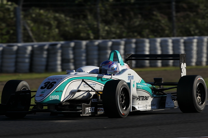 優勝は、ラファエル・スズキ（トムス）で3連勝