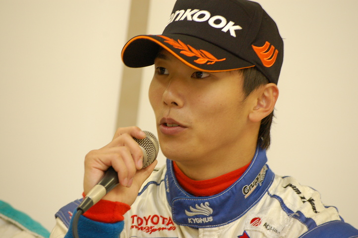 決勝記者会見: 決勝2位は山内英輝（ハナシマ）