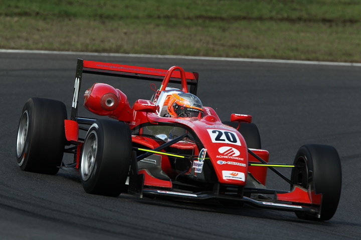 決勝Nクラス3位は、ギャリー・トンプソン（アチーブメント）