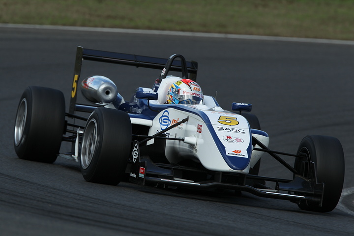 優勝は、山内英輝（ハナシマ）で全日本F3初優勝！