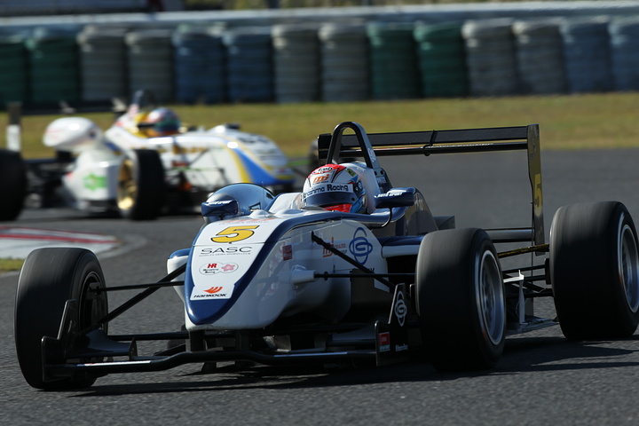 ポールポジションは、山内英輝（ハナシマ）