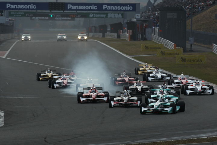 22周の第1レースがスタートした