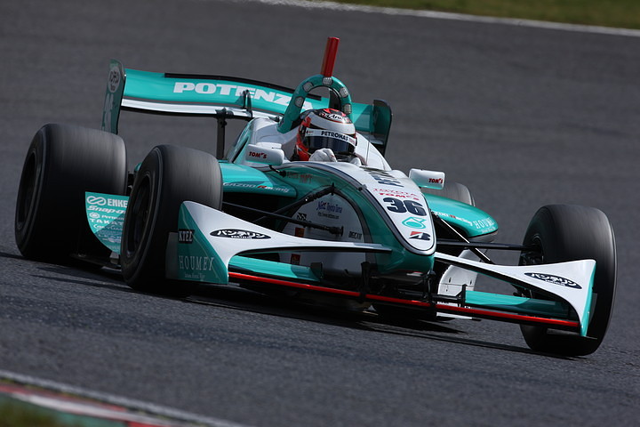 フリー走行1回目: 2番手タイムは、アンドレ・ロッテラー（トムス）