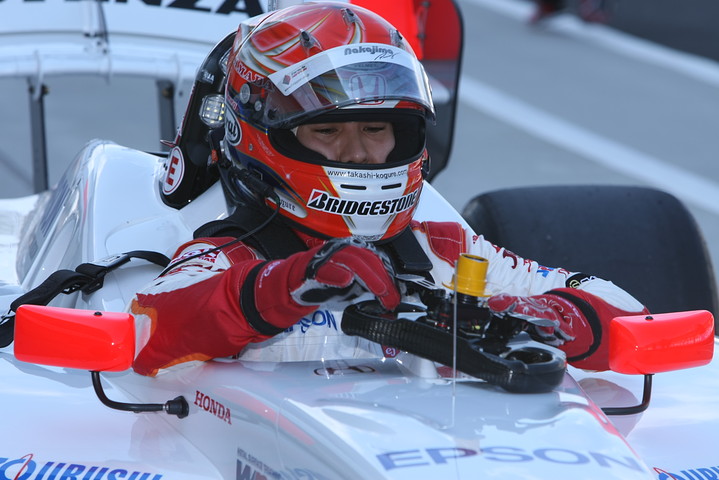 ポールポジションはただ1人38秒台に入れた小暮卓史（ナカジマ）