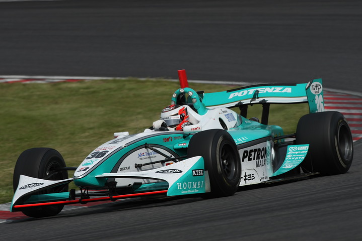 決勝3位に入ったのは、アンドレ・ロッテラー（トムス）